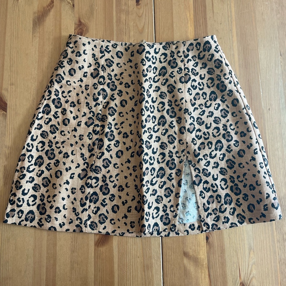Reformation 100% linen leopard print miniskirt in good condition, size 2
